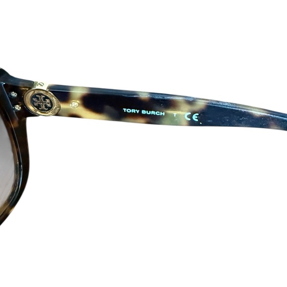 LOW START! Tory Burch Tortoiseshell Sunglasses with Case - Picture 7 of 9